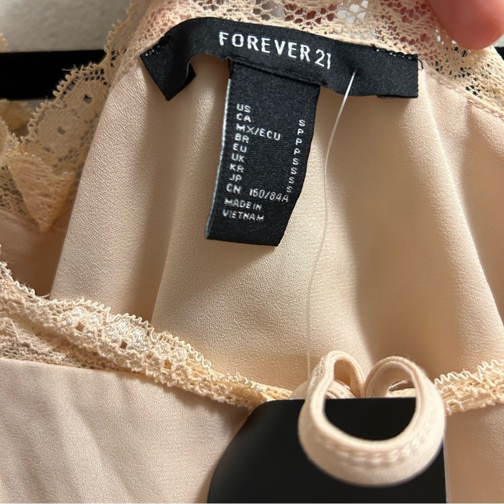 Floaty Ruffle Cream F21 Top - Picture 3 of 8